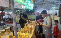 Hột cây cầy là thứ hột gì, ăn ngon cỡ nào mà hút hàng ở một Hội chợ vừa diễn ra ở Bình Phước?