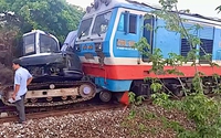 Đường sắt Bắc – Nam bị gián đoạn ở Bình Thuận: Trong đêm khắc phục để thông xe