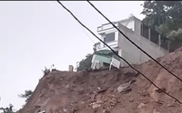 Hà Giang: Sạt lở đất đá vùi nhà kho, đe dọa nhà dân ở Cốc Pài - Xín Mần, khẩn cấp di dời người dân