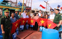 Bộ Tư lệnh Vùng cảnh sát biển 1 đồng hành cùng ngư dân Ninh Bình