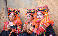Gìn giữ trang phục truyền thống người Hà Nhì Hoa nơi thượng nguồn Sông Đà
