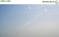 Hình ảnh báo chí 24h: Hezbollah tiếp tục phóng "mưa rocket" vào Israel