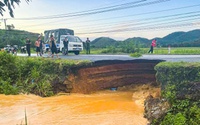 Sạt lở trên tỉnh lộ 721 đoạn từ Lâm Đồng qua Bình Phước tạo hàm ếch, chỉ xe máy được đi qua