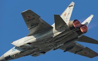 'Quái vật tốc độ' MiG-31BM hiện đại bắt đầu săn đuổi F-16 'bất khả xâm phạm' ở Ukraine