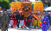 Người người chen chân tại lễ hội quy mô và kéo dài nhất xứ Lạng