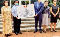 Các tổ chức, cá nhân ở Việt Nam tặng hàng trăm nghìn khẩu trang cho Đức, Pháp