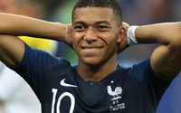 Mbappe sánh ngang với Ronaldo trong cuộc đua Quả bóng Vàng?