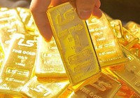 Giá vàng hôm nay 4/10: Vàng trong nước giảm "sốc"