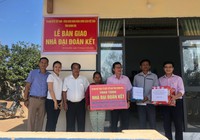 Khánh Hòa: Bàn giao 2 căn nhà Đại đoàn kết cho 2 hộ dân khó khăn của huyện miền núi
