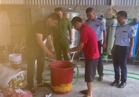 Cơ sở kinh doanh kem sữa bán giá 450 đồng/que bị "tuýt còi" vì không đủ điều kiện ATTP