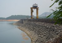 Thuỷ điện Thác Bà chỉ phát điện 1 tổ máy, 11 nhà máy thuỷ điện đang dừng hoạt động vì thiếu nước
