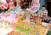 Người dân tìm về những món đồ chơi dân gian trong dịp Tết Trung thu