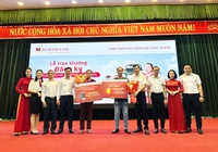 Agribank Quảng Nam trao thưởng Chương trình khuyến mại “Đăng ký Agribank E-Mobile Banking – Vi vu Châu Á”