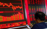 Chứng khoán đầu tuần: “Lửa đỏ” lan sang VN-Index