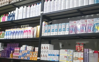 Thủ phủ hàng xách tay buôn bán nhộn nhịp, giá rẻ bằng nửa thị trường