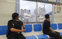 Tin vui: Đặt xe công nghệ đi Metro sẽ được giảm giá