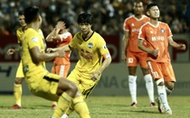 Góc khuất bóng đá Việt Nam: “Cò”, “quản lý" và "đại diện cầu thủ” khác nhau ra sao?