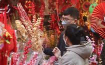 Phố Hàng Mã nhộn nhịp trước ngày tiễn ông Công ông Táo lên trời