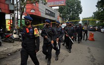 Nổ đồn cảnh sát Indonesia khiến một người chết, nhiều người bị thương