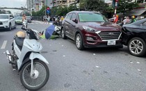 Hà Nội: Tai nạn liên hoàn, người điều khiển xe máy tử vong tại chỗ