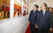 Phó Chủ tịch nước Lào dự Khai mạc triển lãm ảnh ''Tình hữu nghị Lào - Việt Nam đời đời bền vững''