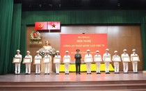 Trung tướng Nguyễn Văn Long, Trung tướng Đường Minh Hưng và nhiều sĩ quan CAND được tặng phần thưởng cao quý