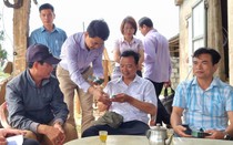 Ninh Bình: Giải ngân gần 1 tỉ đồng vốn Quỹ Hỗ trợ nông dân cho hội viên, nông dân đầu tư nuôi lợn, nuôi tôm