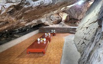 Du lịch Ninh Bình: Độc đáo có một không hai của nhà hàng trong hang đá