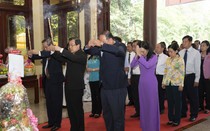 An Giang: Dâng hương tưởng niệm 43 năm ngày mất của Chủ tịch Tôn Đức Thắng