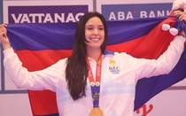 Nữ thần thể thao Campuchia - Cassandre Nicole Tubbs gây sốt SEA Games 32