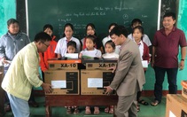 Trao máy tính đến học sinh vùng lũ Quảng Trị