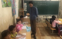 Lạng Sơn: Học sinh điểm trường Pò Hén ngồi như nêm cối vì thiếu phòng học
