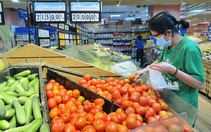 Vắng khách, siêu thị đua giảm giá cuối năm