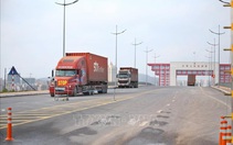 Trung Quốc dừng thông quan tại cửa khẩu giáp Quảng Ninh để chống dịch