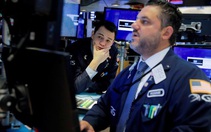 Dow Jones tăng phiên thứ 5 liên tiếp, giá dầu cao nhất 1 tháng