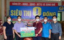 Báo NTNN/Điện tử Dân Việt trao quà của bạn đọc hỗ trợ người dân vùng dịch Covid-19 ở Bắc Giang