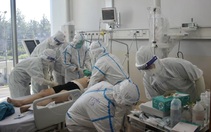 Bệnh viện Hồi sức Covid-19 TP.HCM: Giành giật các bệnh nhân ở "cửa tử"