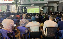 Các quán cafe Sài Gòn chật ních người xem World Cup