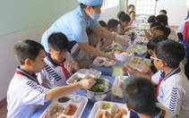 Sau vụ ngộ độc ở Trường Ischool, TP.HCM kiểm tra hàng nghìn bếp ăn trường học