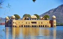 Kỳ quan cung điện nằm giữa hồ nước ở Ấn Độ