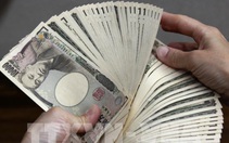 Đồng yen xuống mức thấp nhất trong 5 năm, chứng khoán Tokyo lại lao dốc