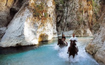 Hy Lạp: Trải nghiệm dòng sông huyền bí dẫn tới 'thế giới ngầm' mê hoặc khách du lịch