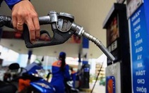 Chuyên gia hiến kế “hạ nhiệt” giá xăng dầu