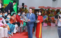 Hội Doanh nhân trẻ Việt Nam trao quà cho nạn nhân chất độc da cam tại Bến Tre