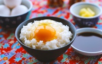 Người Nhật thích ăn trứng gà sống với cơm nóng