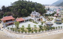 Ngôi chùa có kiến trúc "độc, lạ", hút khách du lịch nơi cửa biển Thanh Hóa
