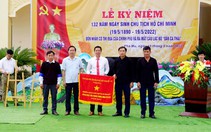 Lai Châu: Pha Mu đón nhận Cờ thi đua của Chính phủ