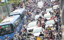 Giải pháp nào để đường Phạm Văn Đồng tránh bị kẹt xe giờ cao điểm?