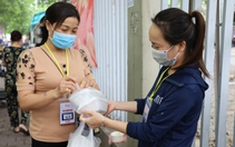 Báo NTNN/Dân Việt tiếp tục tặng bữa sáng miễn phí cho 1000 bệnh nhân nghèo 