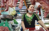 Giá thịt heo tại chợ TP.HCM tăng sốc, người mua nhăn mặt, người bán đau đầu